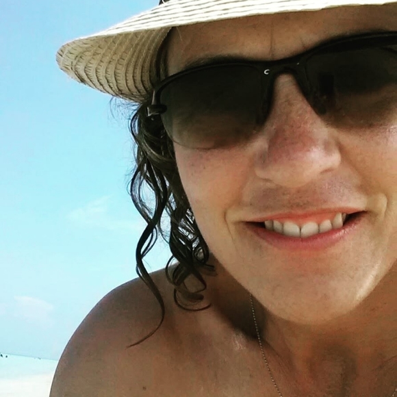 Meet your Posher, Karrie - Picture 1 of 1